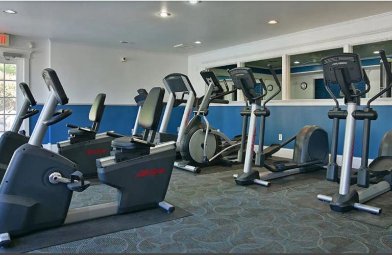 24/7 Fitness Center