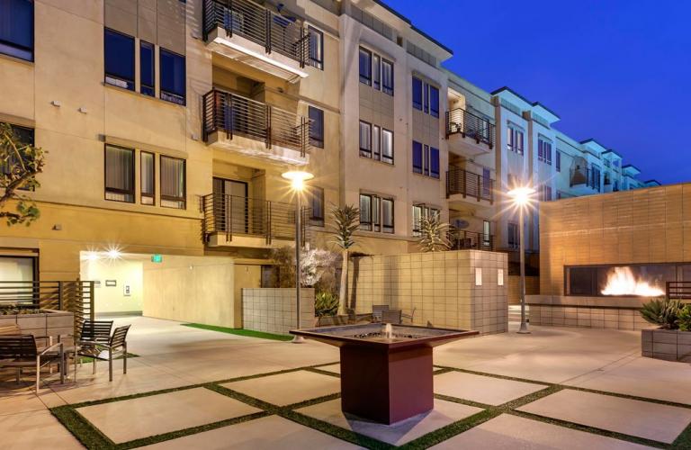 5600 Wilshire Apartment Homes - Los Angeles, CA