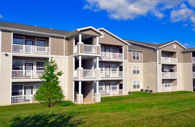 Waterford Landings Apartments - Clarksville, TN